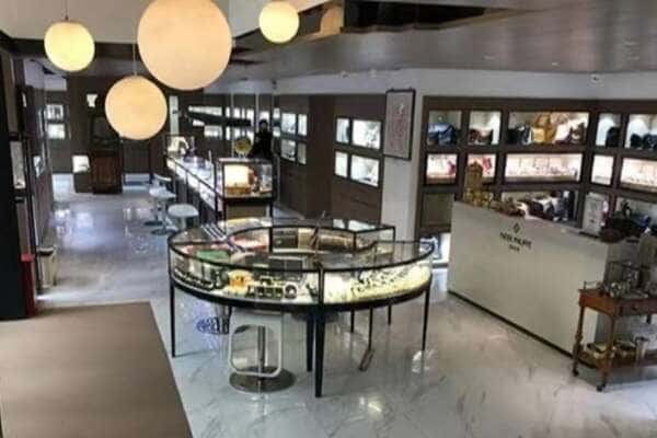 东西湖区佳哥鉴酒商行